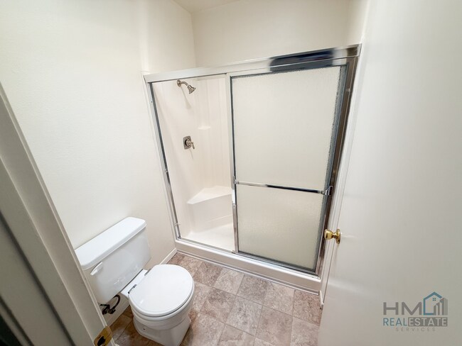 Building Photo - Homes Management - 2bd/2ba Upstairs Condo ...