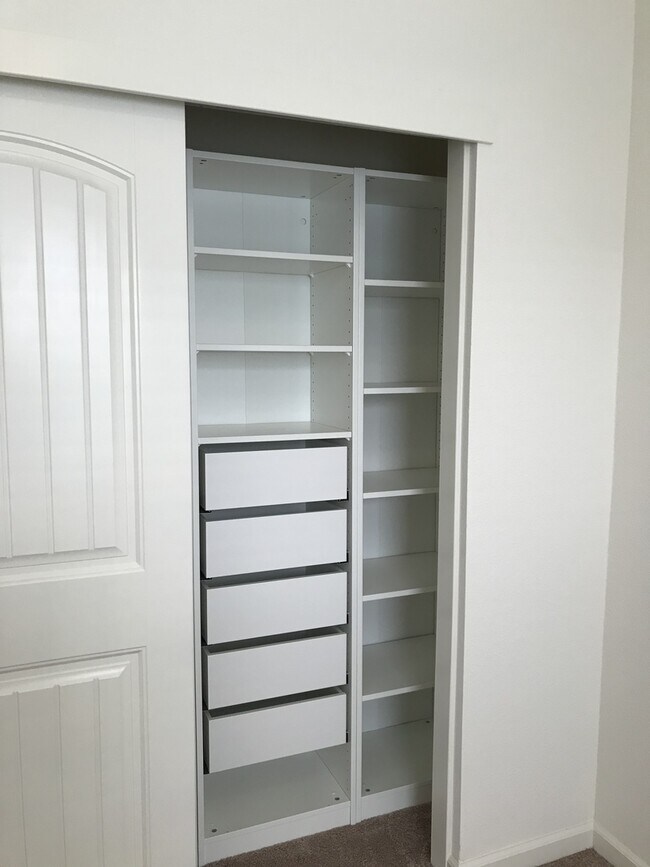 Building Photo - Two story home in Mountain House!