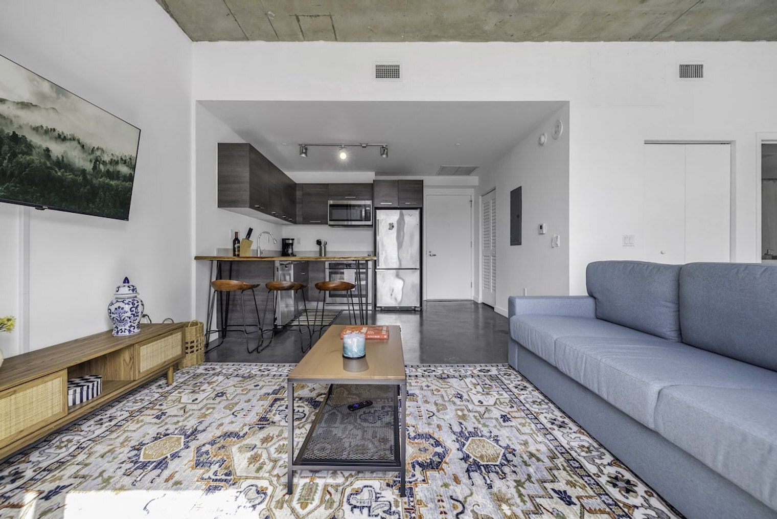 Building Photo - 245 SE 1st St