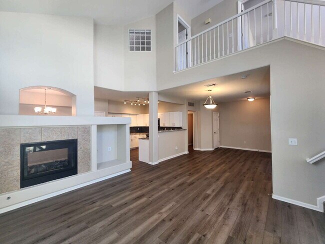 Building Photo - Spacious Two-Suite Townhome With Garage, Fireplace And Community Pool