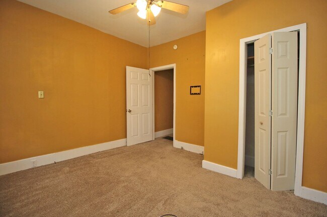 Building Photo - PRE-LEASE for July 2026 - 5 Bedroom, 2.5 B...