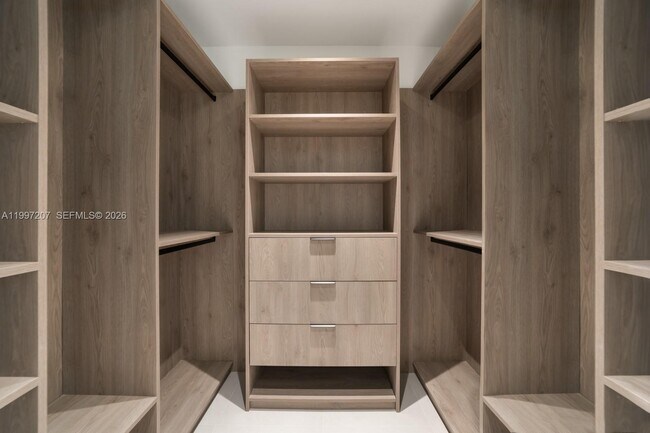 Building Photo - 19721 NE 23rd Ave