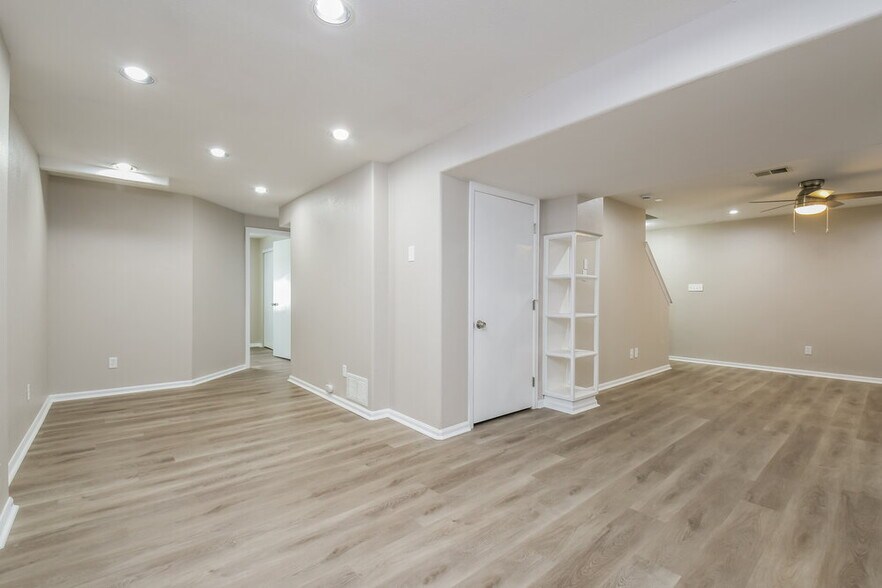 Building Photo - 12158 Hudson Ct