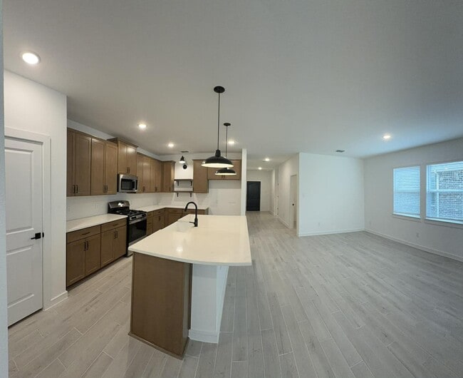 Building Photo - 4727 Bay Vista Dr