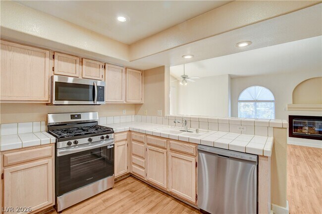 Building Photo - 7950 W Flamingo Rd