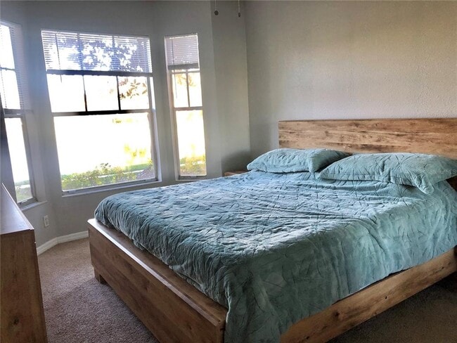 Building Photo - 5542 Metrowest Blvd