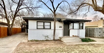 Building Photo - Cute 2-Bedroom near 19th & Quaker!