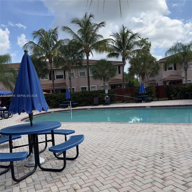 Building Photo - 280 Las Brisas Cir