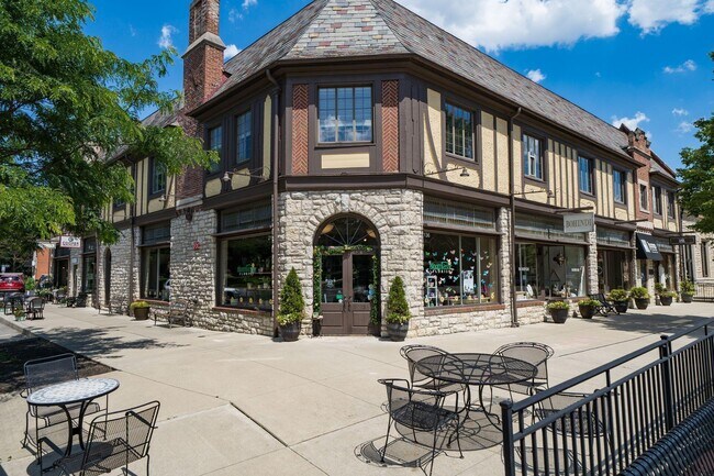 Building Photo - 2048 Jervis Rd