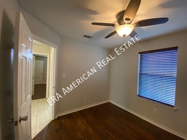 Building Photo - 2732 Beacon Ct