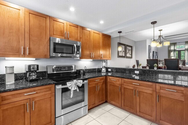 Building Photo - 14525 Damai Ln