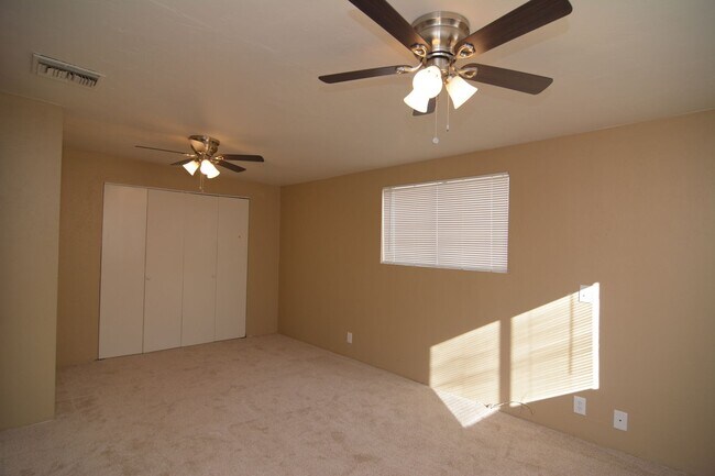 Building Photo - Charming 2 Bedroom 1 Bath Home! Central Tucson Location!