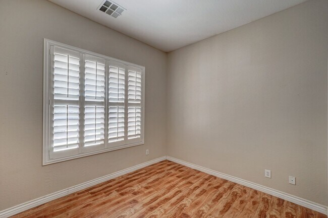 Building Photo - READY TO VIEW NOW! Remodeled-Huge 5 Bedroo...