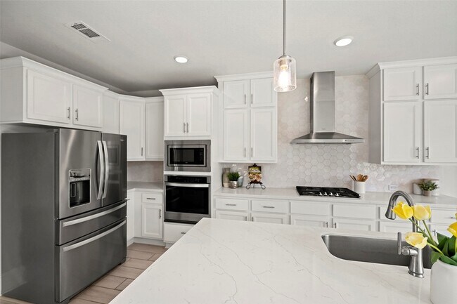 Building Photo - 21215 Central Vly Ln