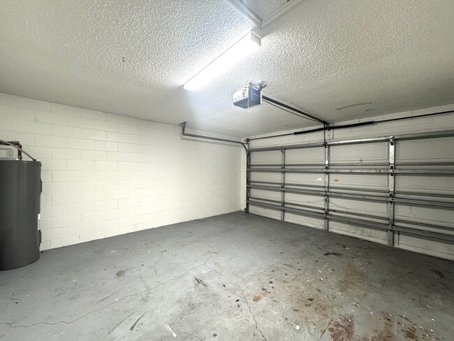 Building Photo - 1648 Dunlap Dr