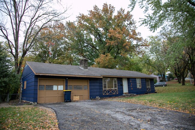 Building Photo - 9709 Bennington Ave