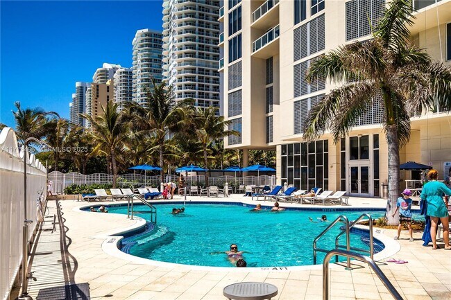 Building Photo - 16699 Collins Ave