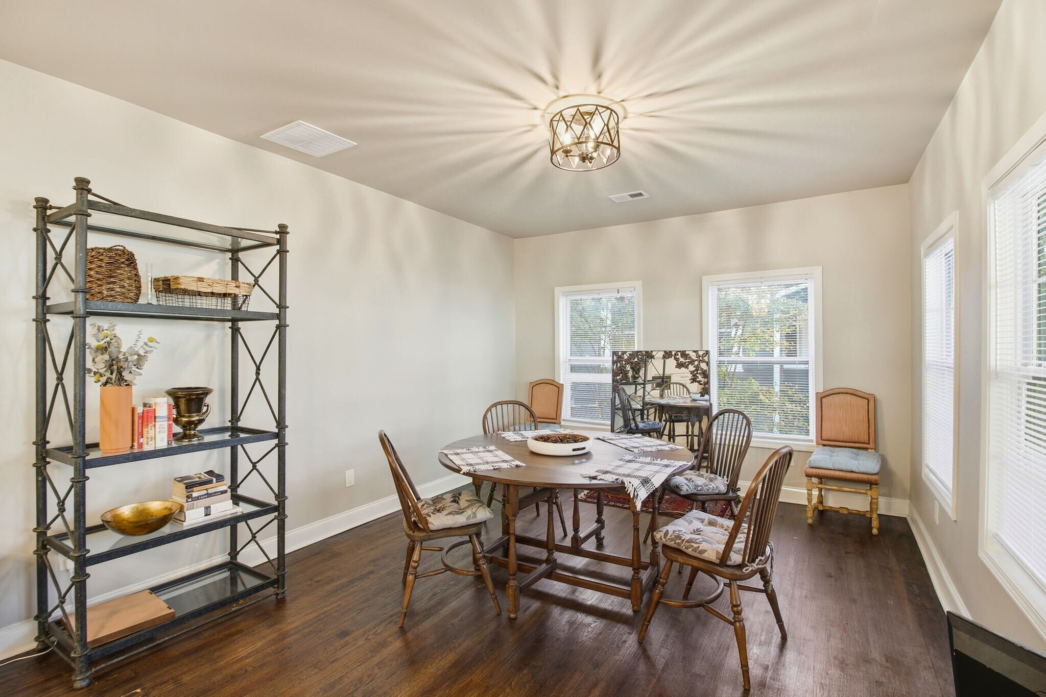 Building Photo - 1488 Beecher St SW