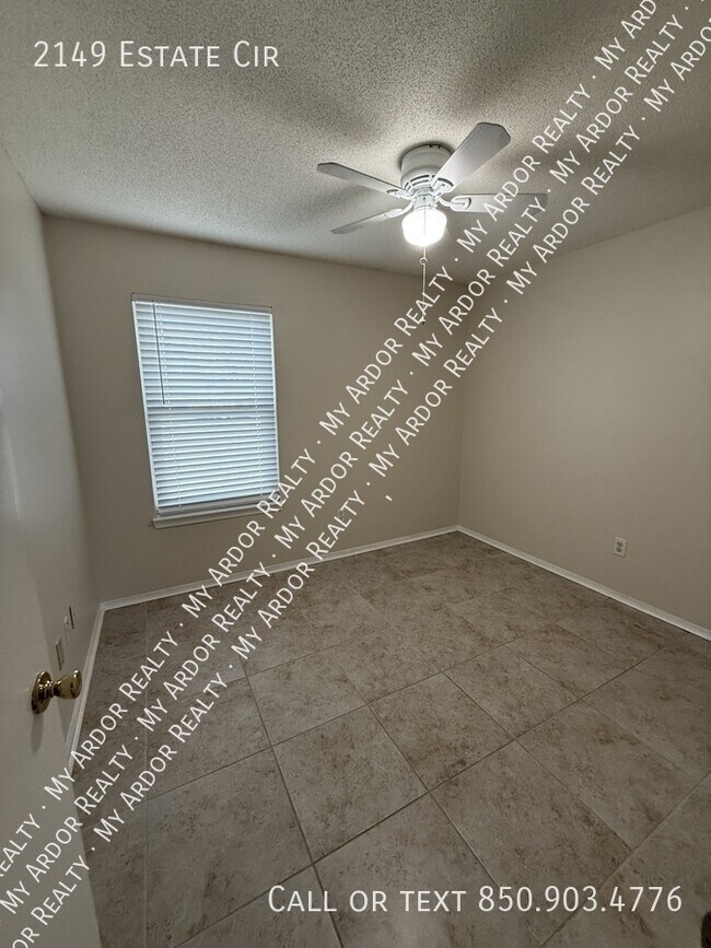Building Photo - 2149 Estate Cir