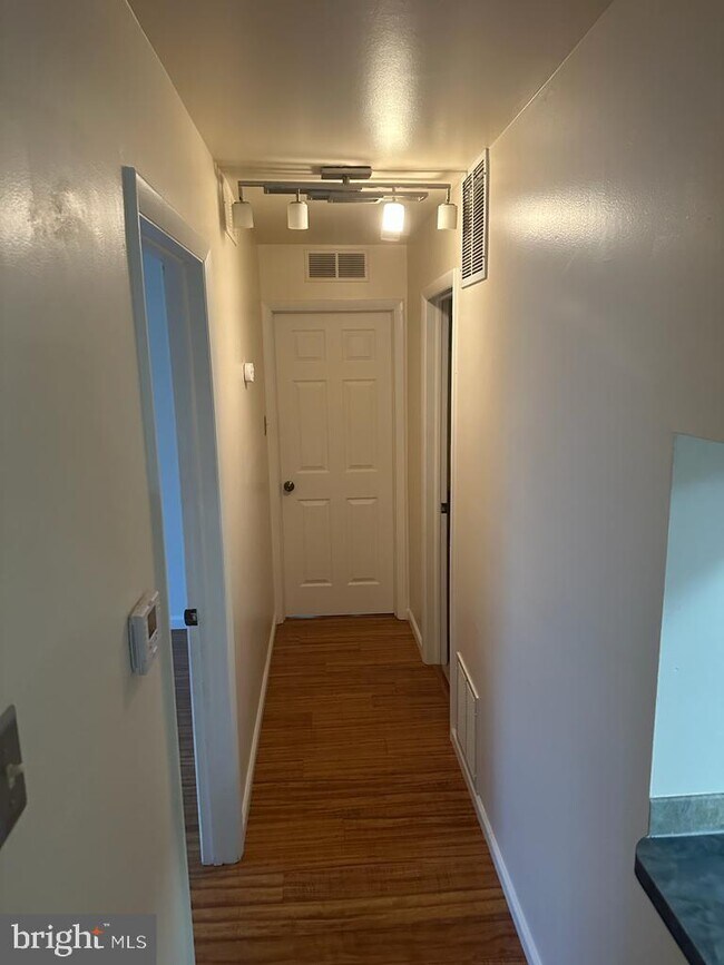 Building Photo - 113 The Woods