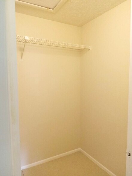 Primary Photo - 5230 SE 31st St