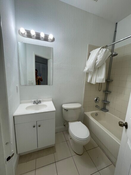 Building Photo - 1955 Marsh Harbor Dr