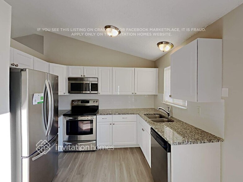 Building Photo - 12142 Bellaire Pl