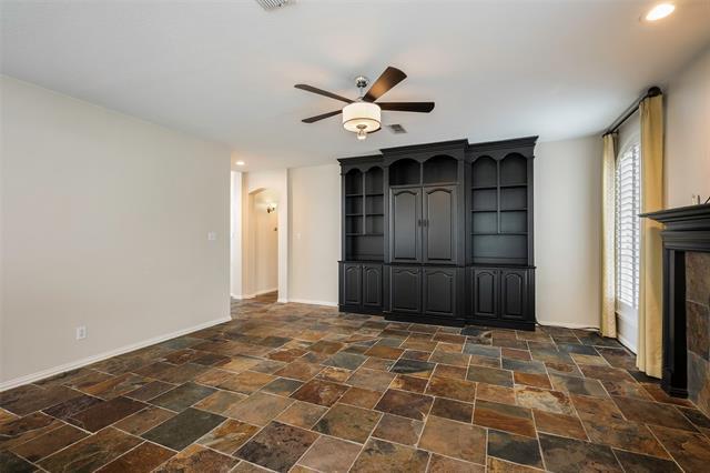 Building Photo - 2912 Meadow Glen Dr