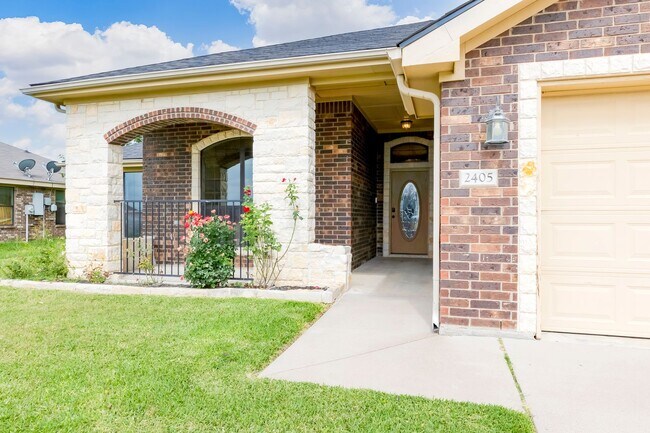 Building Photo - 2405 Coy Dr