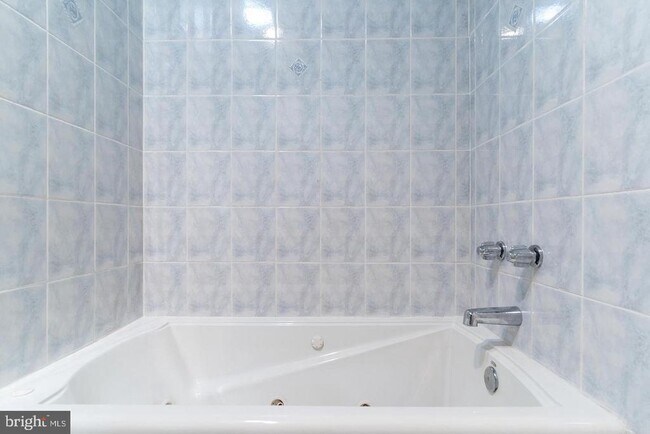 Building Photo - 1523 Green St