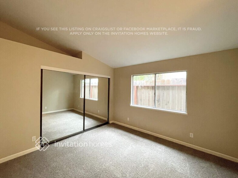 Building Photo - 160 Hawthorne Dr