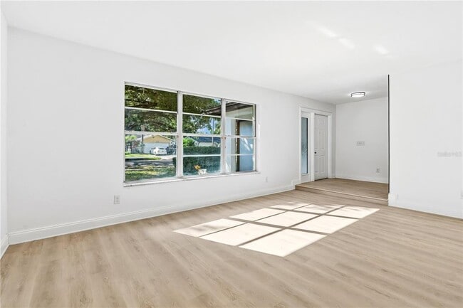 Building Photo - 1985 Japonica Rd