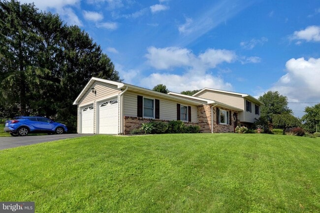 Building Photo - 127 Mountainview Dr