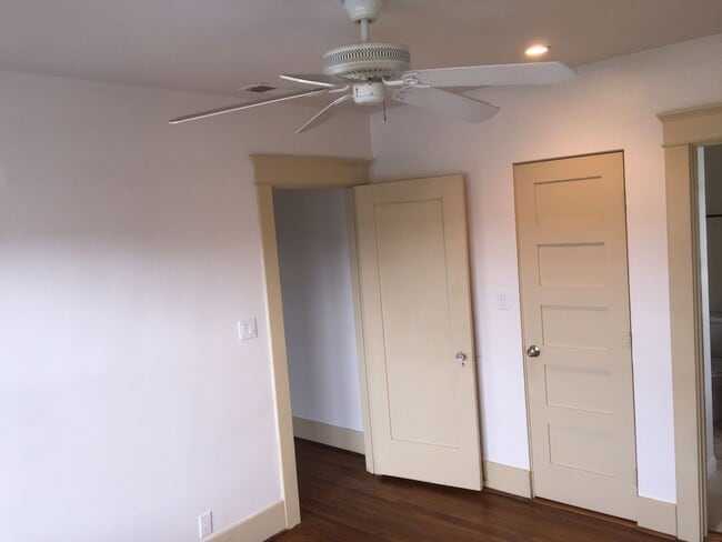 Building Photo - Fenced 3 Bedroom House with Two Car Driveway! Located in the Heart of North Park! In Unit Washer ...