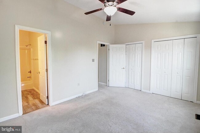 Building Photo - 42 Victoria Square