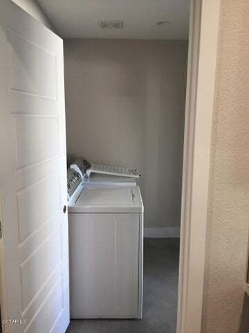 Building Photo - 4Bed/2Bath House at Thomas/24th St! JOIN T...