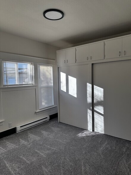 Building Photo - 318 5th Ave NW