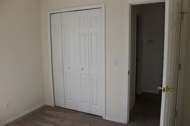Building Photo - Three Bedroom Townhome in University Park with Balcony