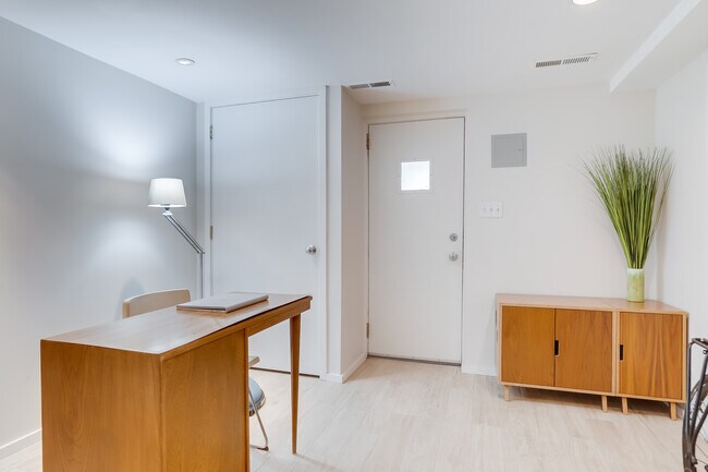 Building Photo - 2524 13th St NW