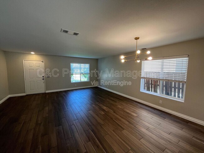 Building Photo - 23306 Daisy Dr