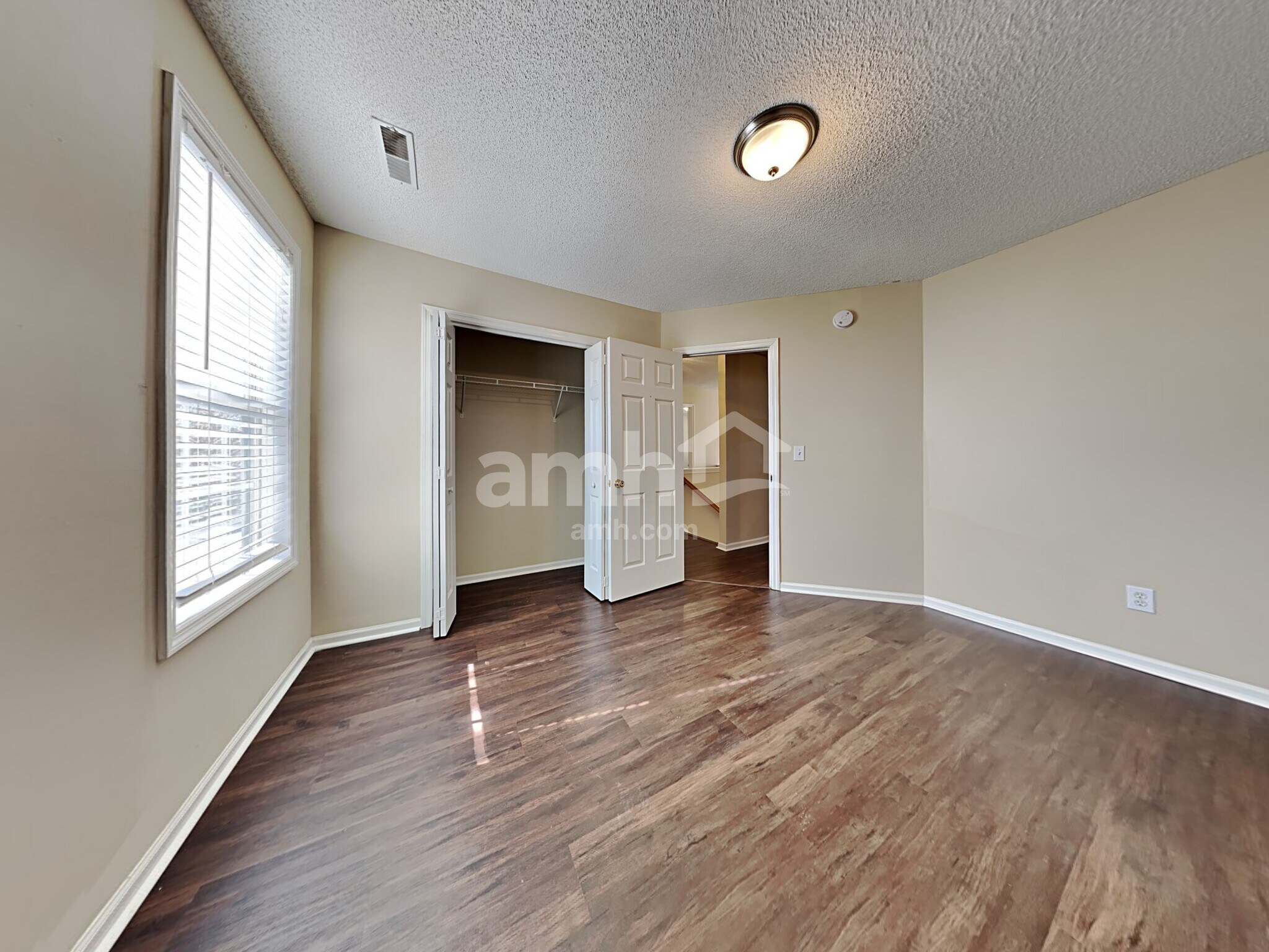Building Photo - 110 Holbrook Ln