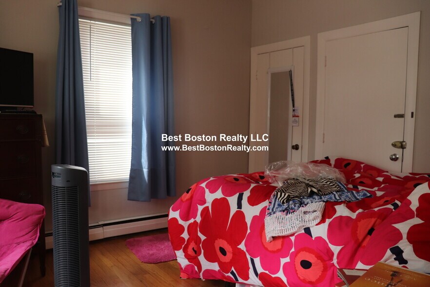 Building Photo - 9 Elmer St