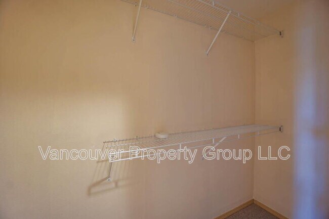 Building Photo - 4000 NE 109th Ave