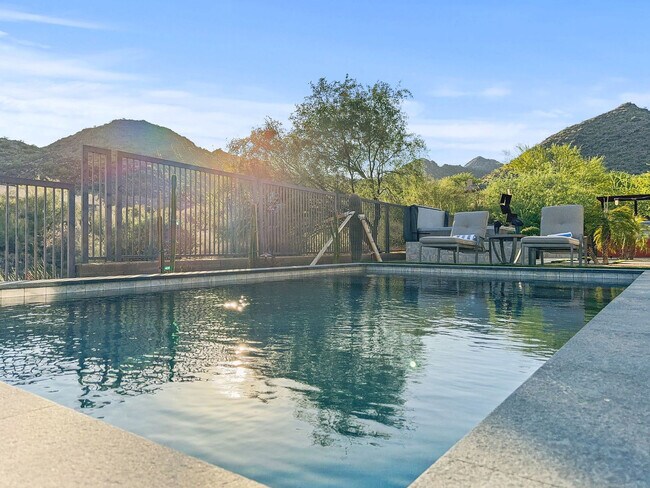 Building Photo - 14559 E Charter Oak Dr