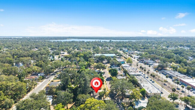 Building Photo - Large 4 bed/1.5 bath House & Section 8 Accepted , Drive by & Apply for just $25** Move in by Dece...