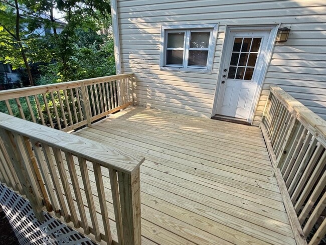 Building Photo - 1331 Ruffner Pl