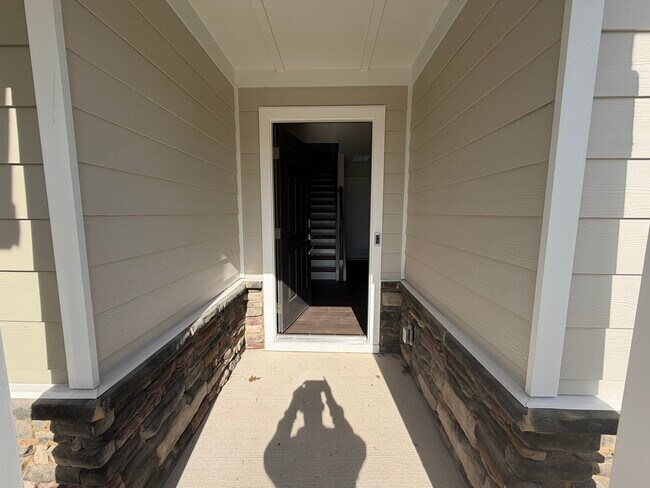 Building Photo - Carolina Springs