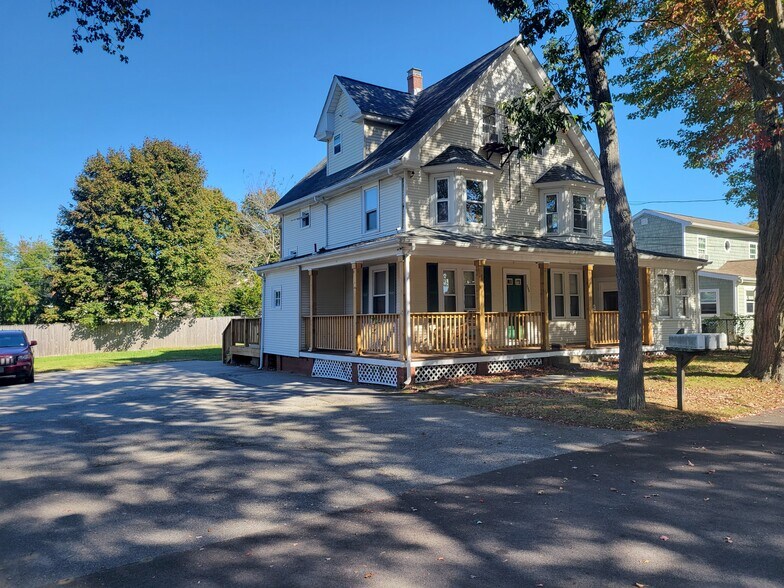 Primary Photo - 293 Grove Ave