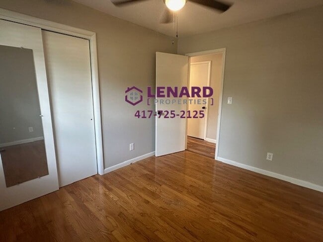 Building Photo - Beautiful 3 Bedroom House with Fenced in Yard