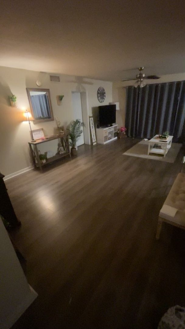 Building Photo - 3 bedroom 2 bath condo at Tuscany Place in...